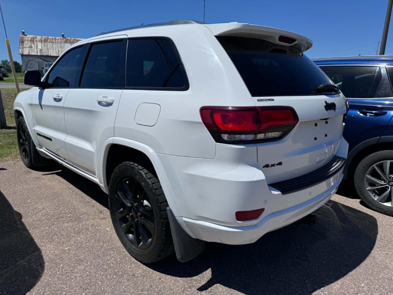 2019 Jeep Grand Cherokee Altitude Photo1