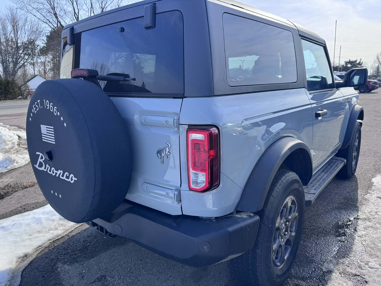 2023 Ford Bronco Base Photo5