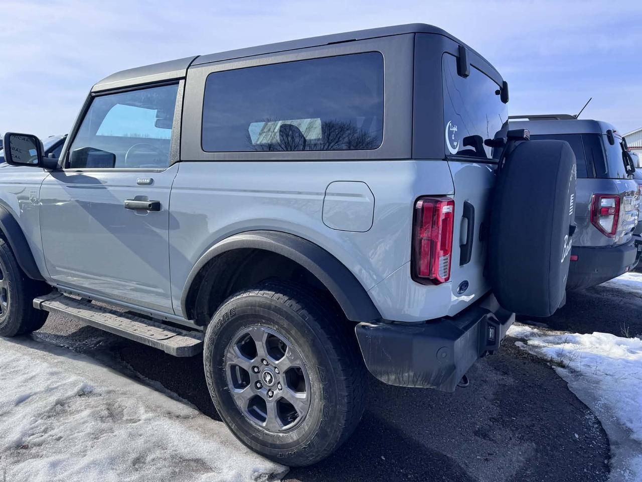 2023 Ford Bronco Base Photo5