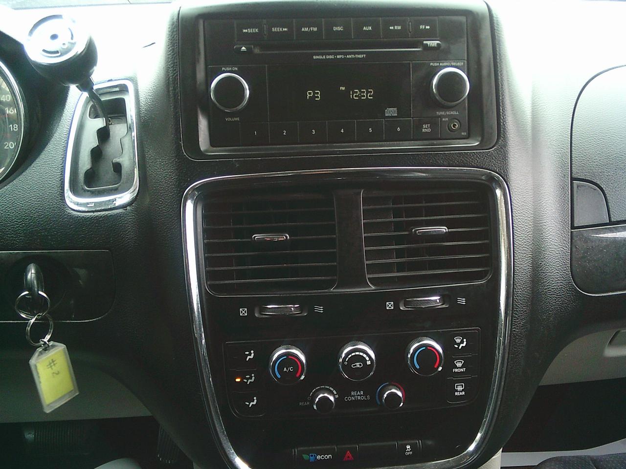 2014 Dodge Grand Caravan stow-go 4dr Wgn SXT + STOW N GO Photo