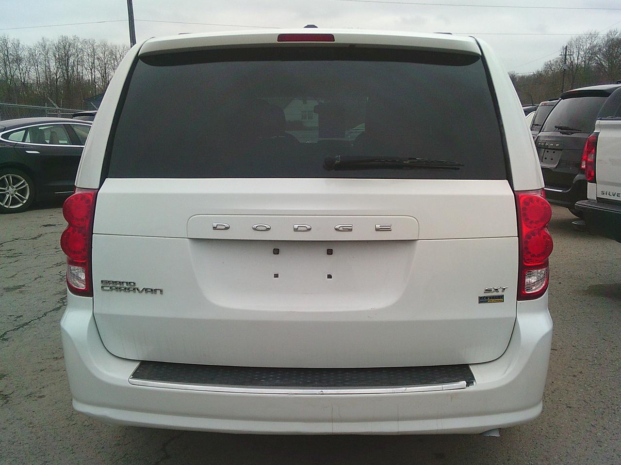 2014 Dodge Grand Caravan stow-go 4dr Wgn SXT + STOW N GO Photo