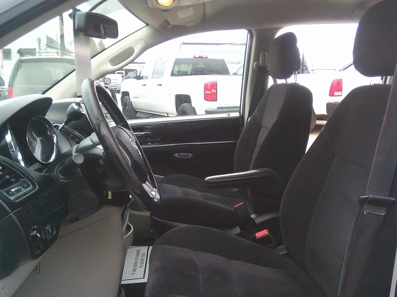 2014 Dodge Grand Caravan stow-go 4dr Wgn SXT + STOW N GO Photo