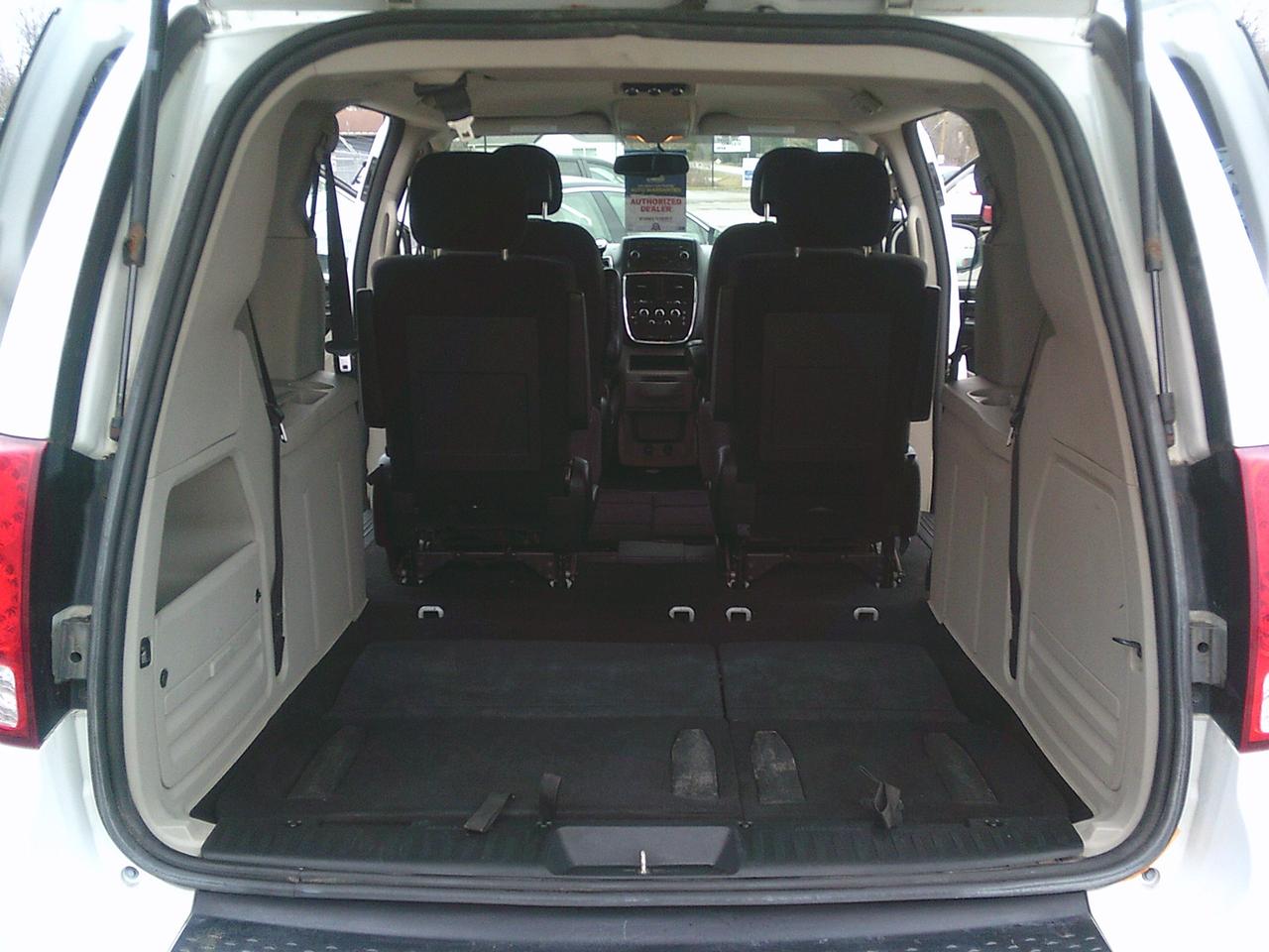 2014 Dodge Grand Caravan stow-go 4dr Wgn SXT + STOW N GO Photo