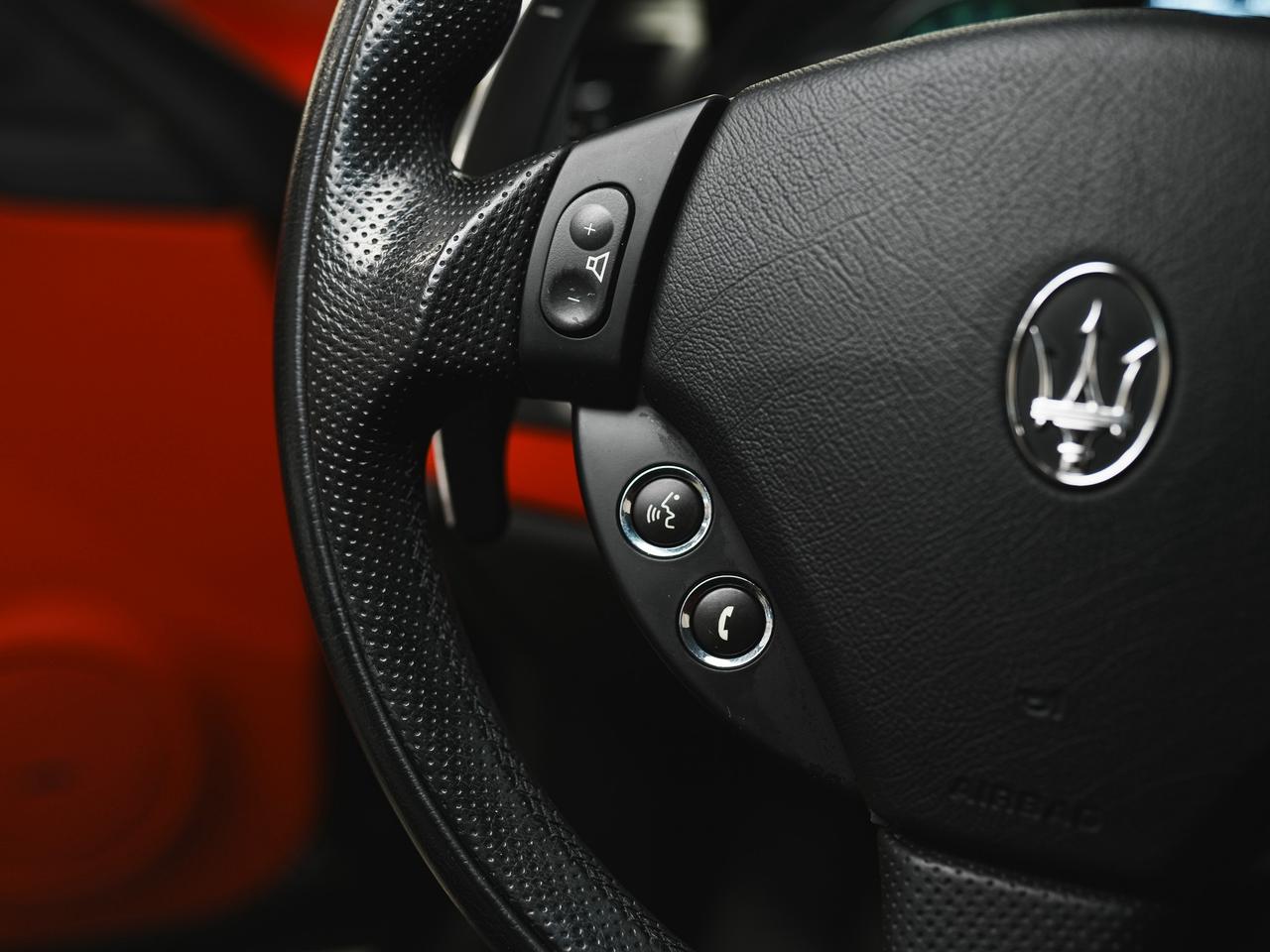 2010 Maserati GranTurismo Convertible GRANTURISMO | CONVERTIBLE | BOSE | MATTE | 20 IN Photo