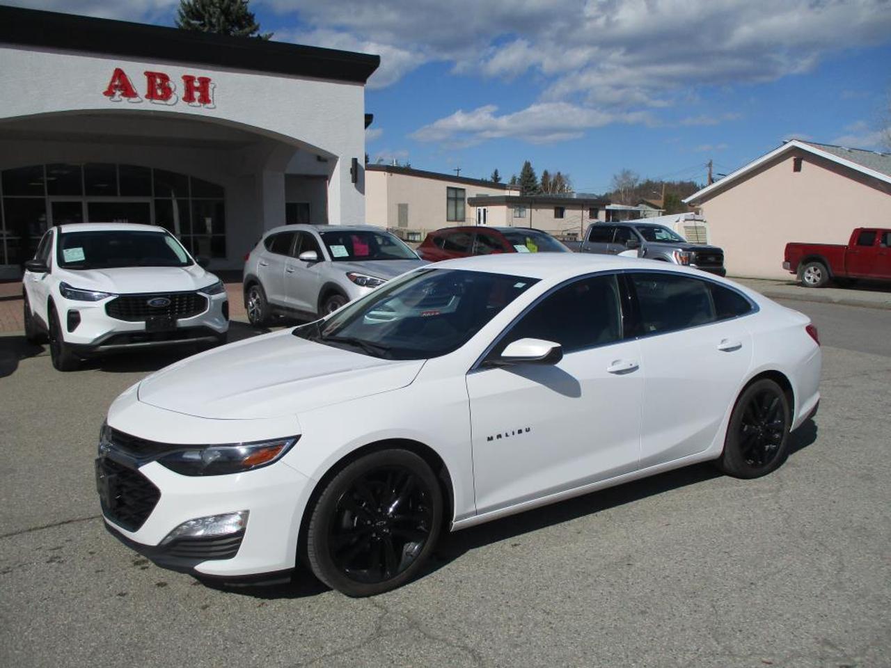 2022 Chevrolet Malibu LT - Photo #1