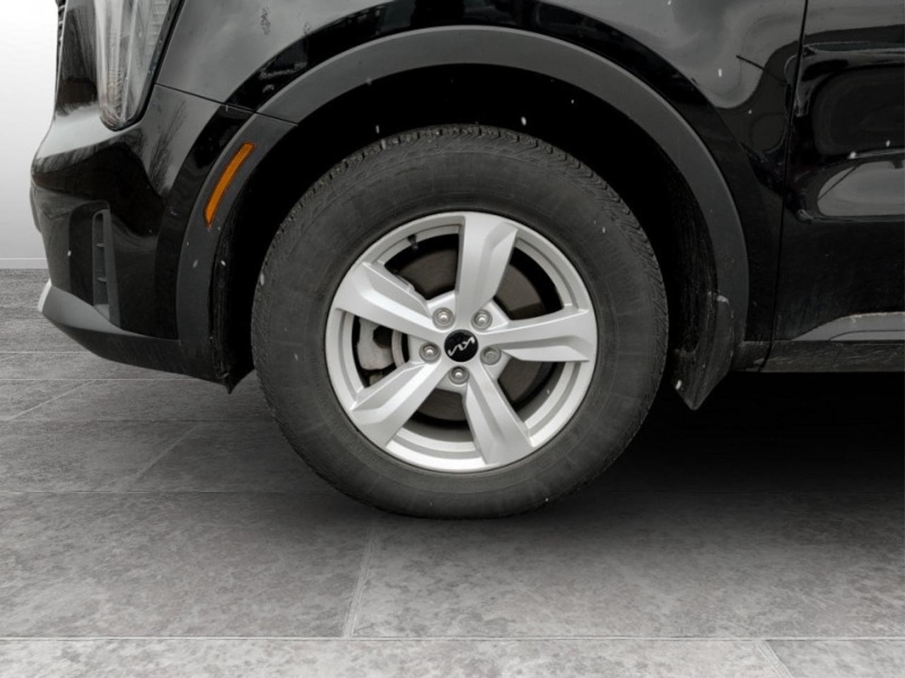 2025 Kia Sorento LX Photo