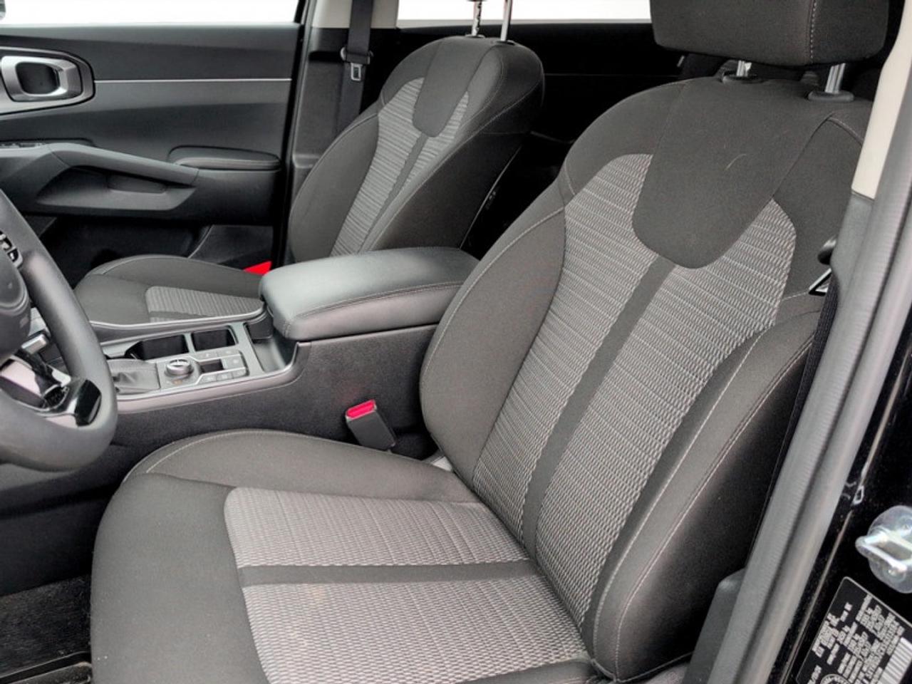 2025 Kia Sorento LX Photo