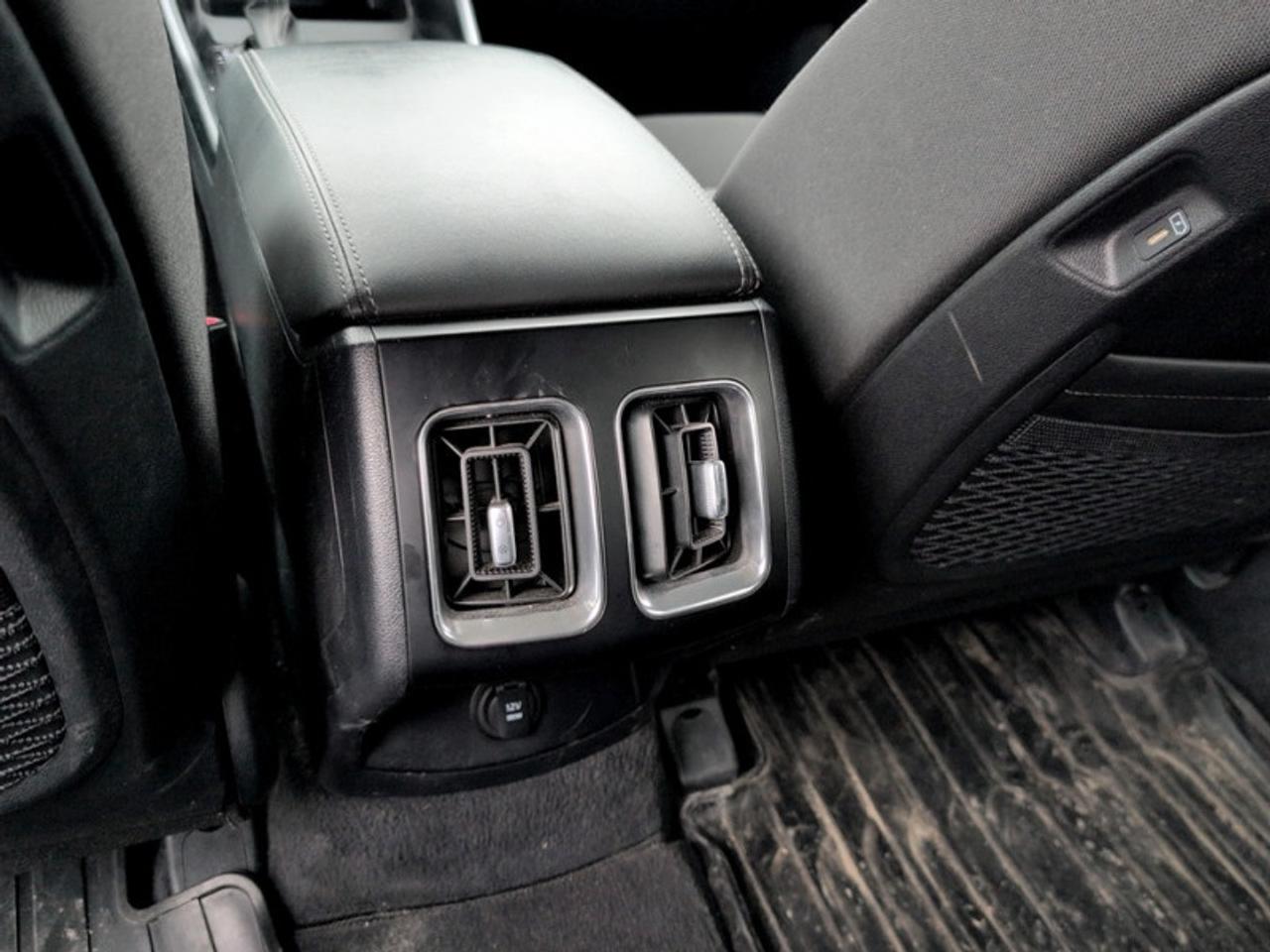 2025 Kia Sorento LX Photo