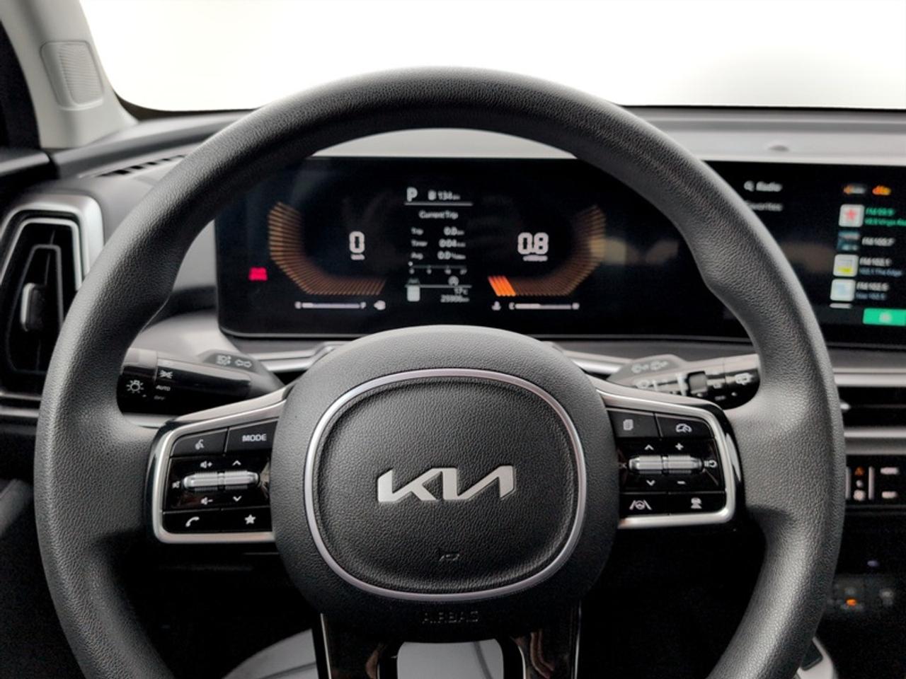 2025 Kia Sorento LX  **7-PASSENGER - APPLE CARPLAY** Photo