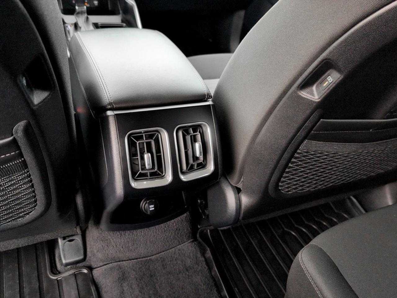 2025 Kia Sorento LX  **7-PASSENGER - APPLE CARPLAY** Photo