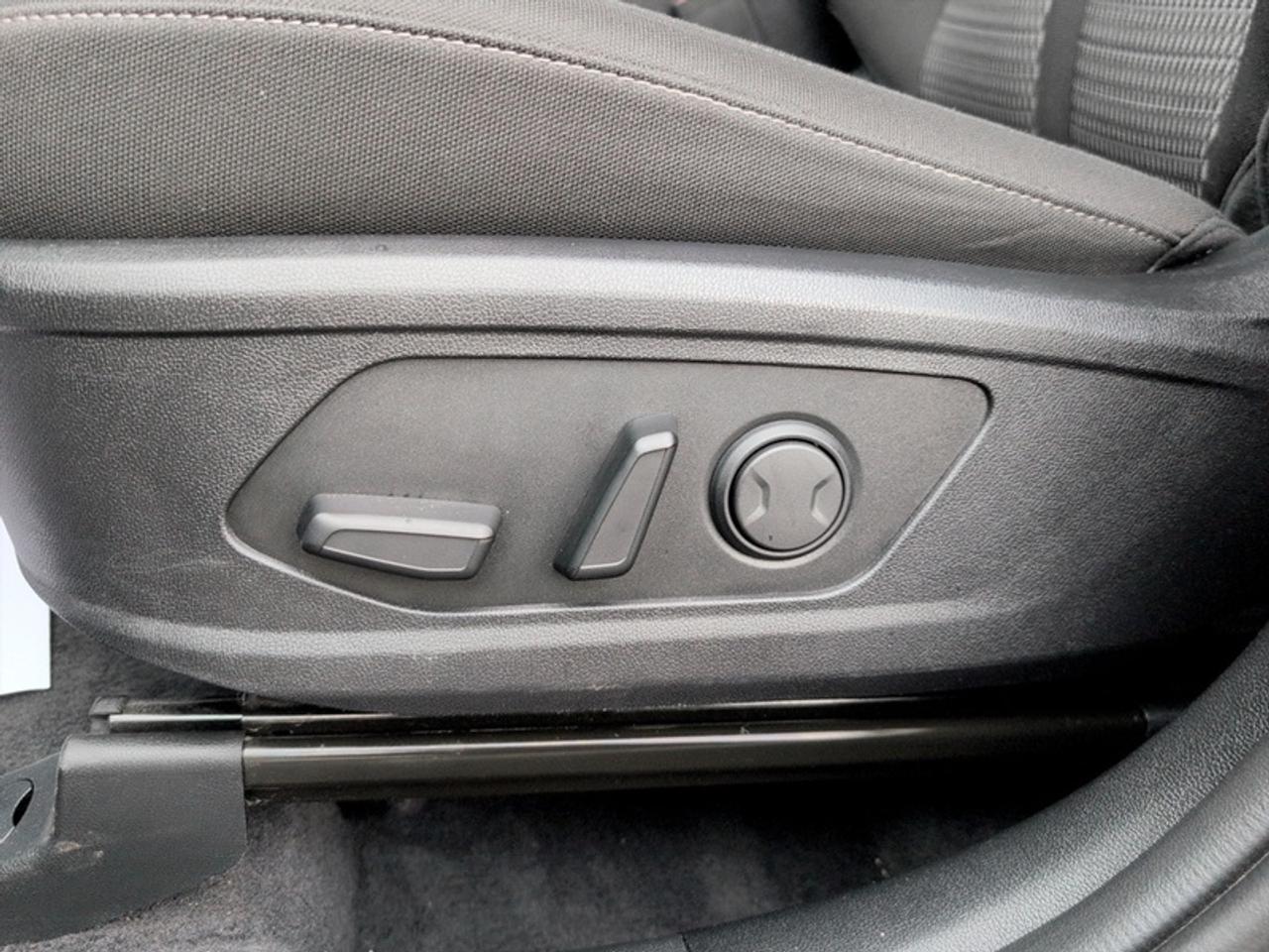 2025 Kia Sorento LX  **7-PASSENGER - APPLE CARPLAY** Photo