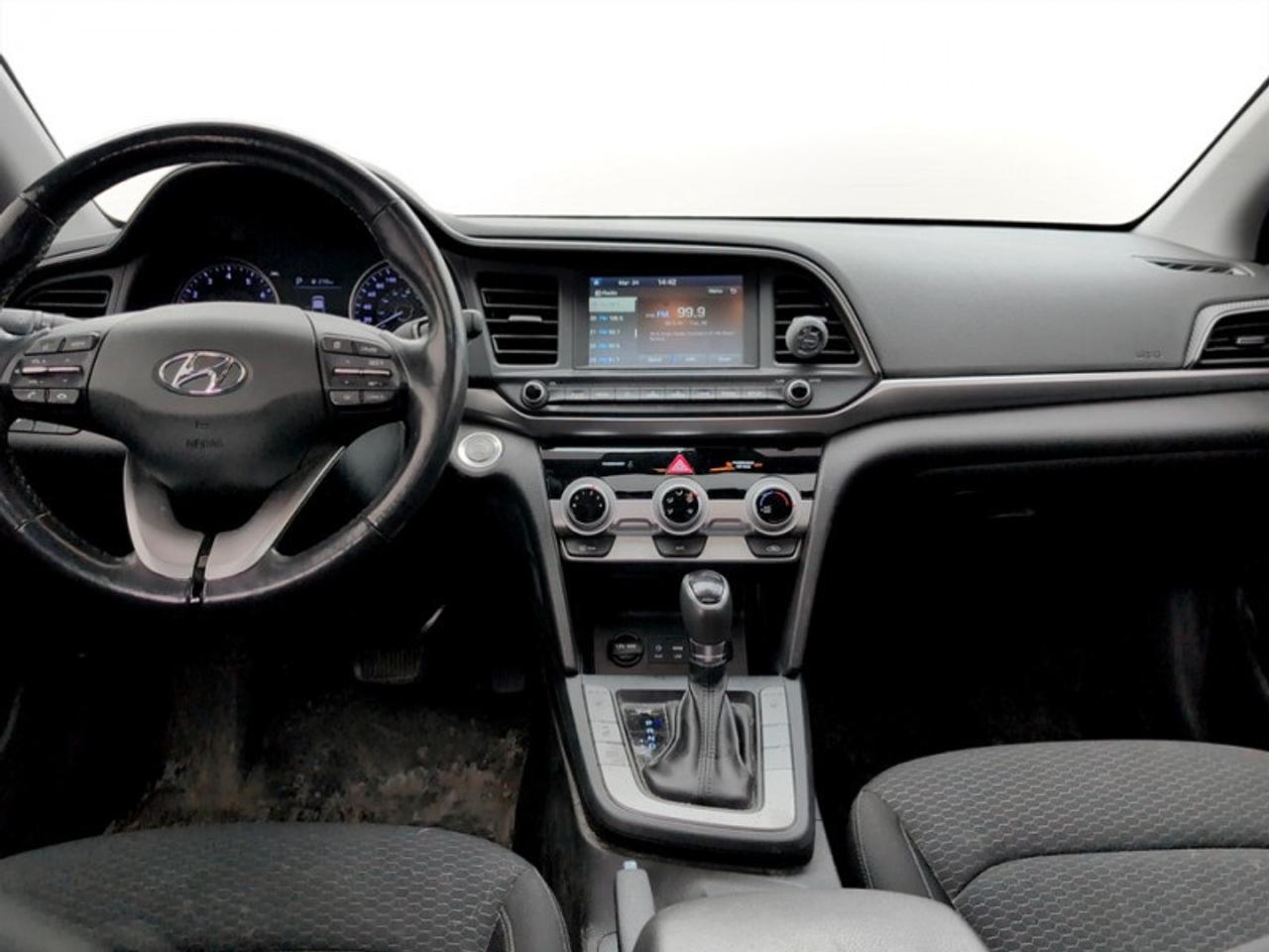 2019 Hyundai Elantra Preferred Photo