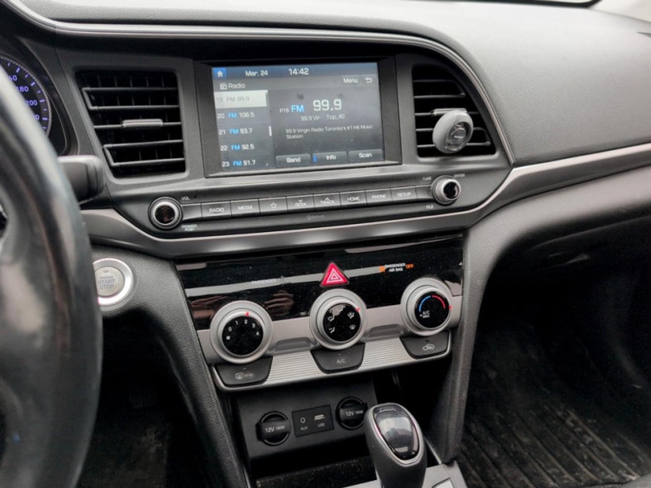 2019 Hyundai Elantra Preferred Photo