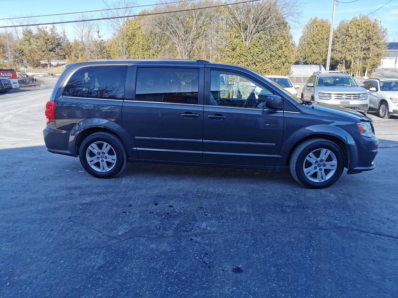2017 Dodge Grand Caravan CREW LEATHER Photo2