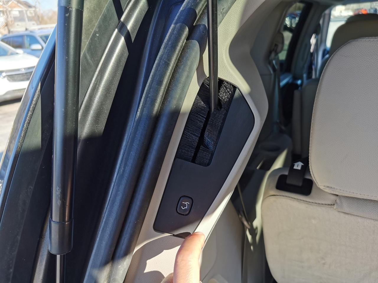 2017 Dodge Grand Caravan CREW LEATHER Photo