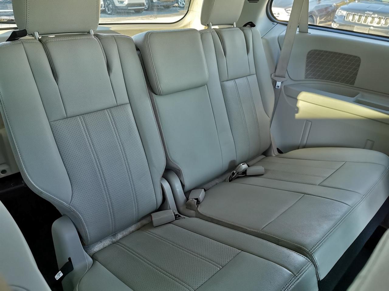 2017 Dodge Grand Caravan CREW LEATHER Photo