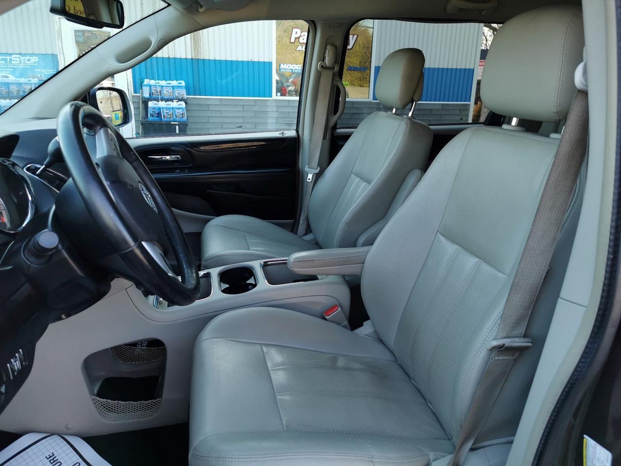 2017 Dodge Grand Caravan CREW LEATHER Photo