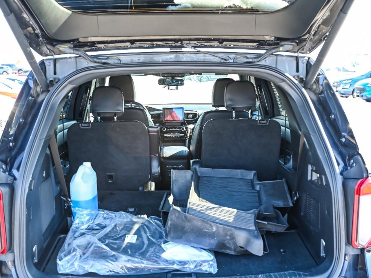 2023 Ford Explorer ST-Line Photo