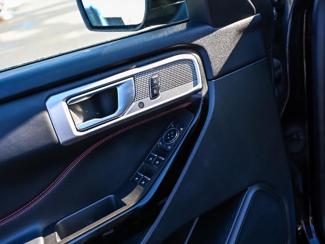 2023 Ford Explorer ST-Line Photo