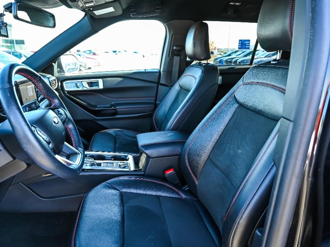 2023 Ford Explorer ST-Line Photo