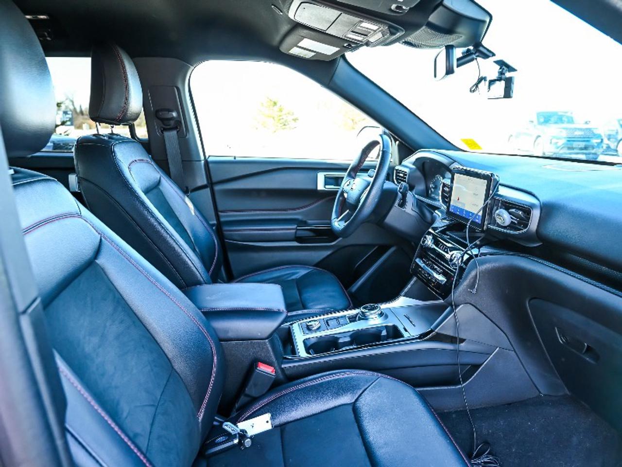 2023 Ford Explorer ST-Line Photo