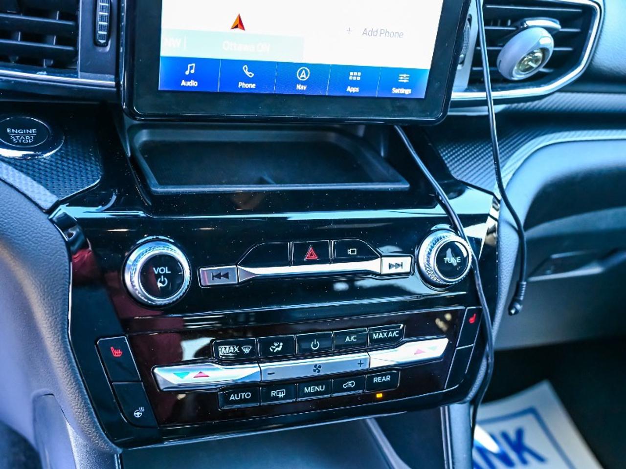 2023 Ford Explorer ST-Line Photo