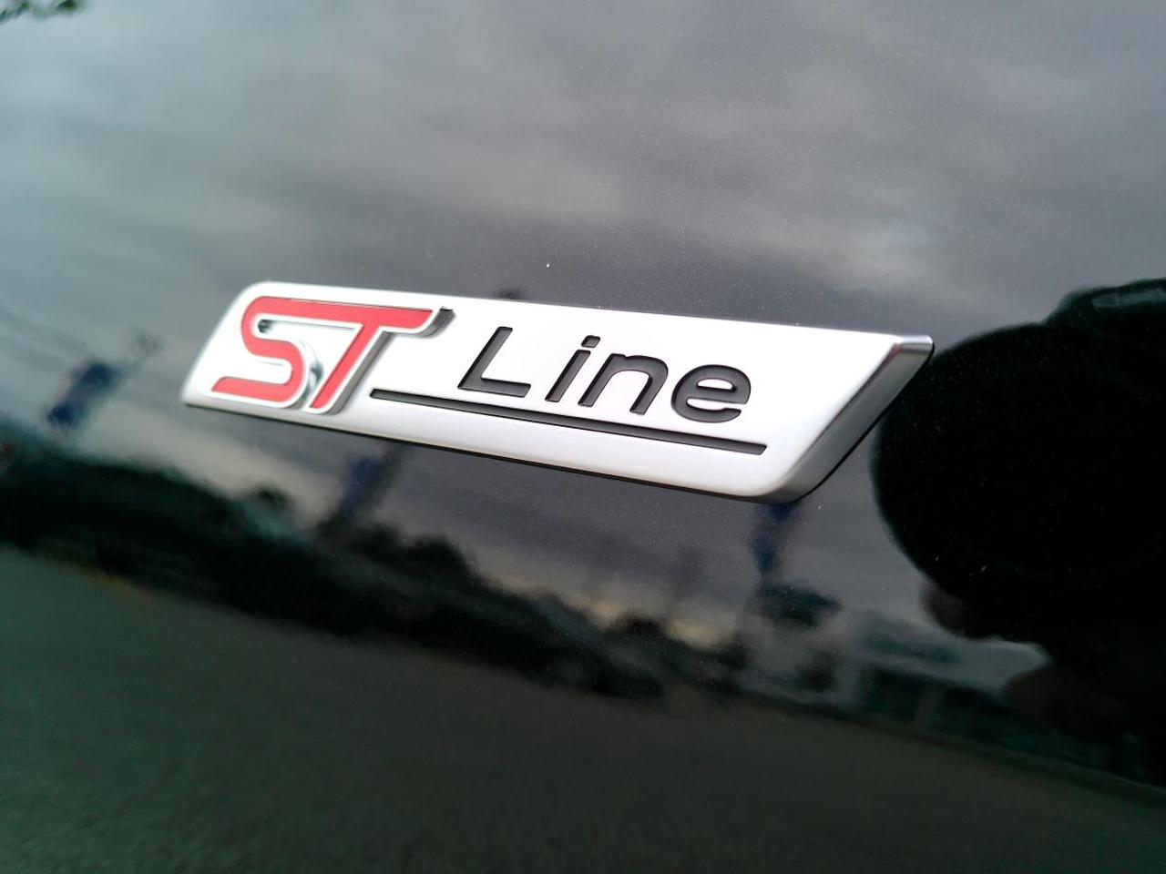 2025 Ford Escape ST-LINE FWD Photo