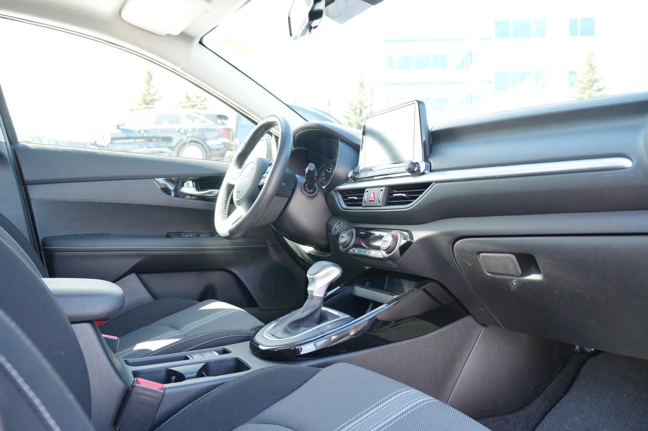 2024 Kia Forte EX Premium IVT Photo