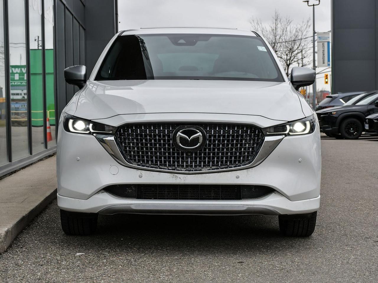 2024 Mazda CX-5 Signature AWD Photo3