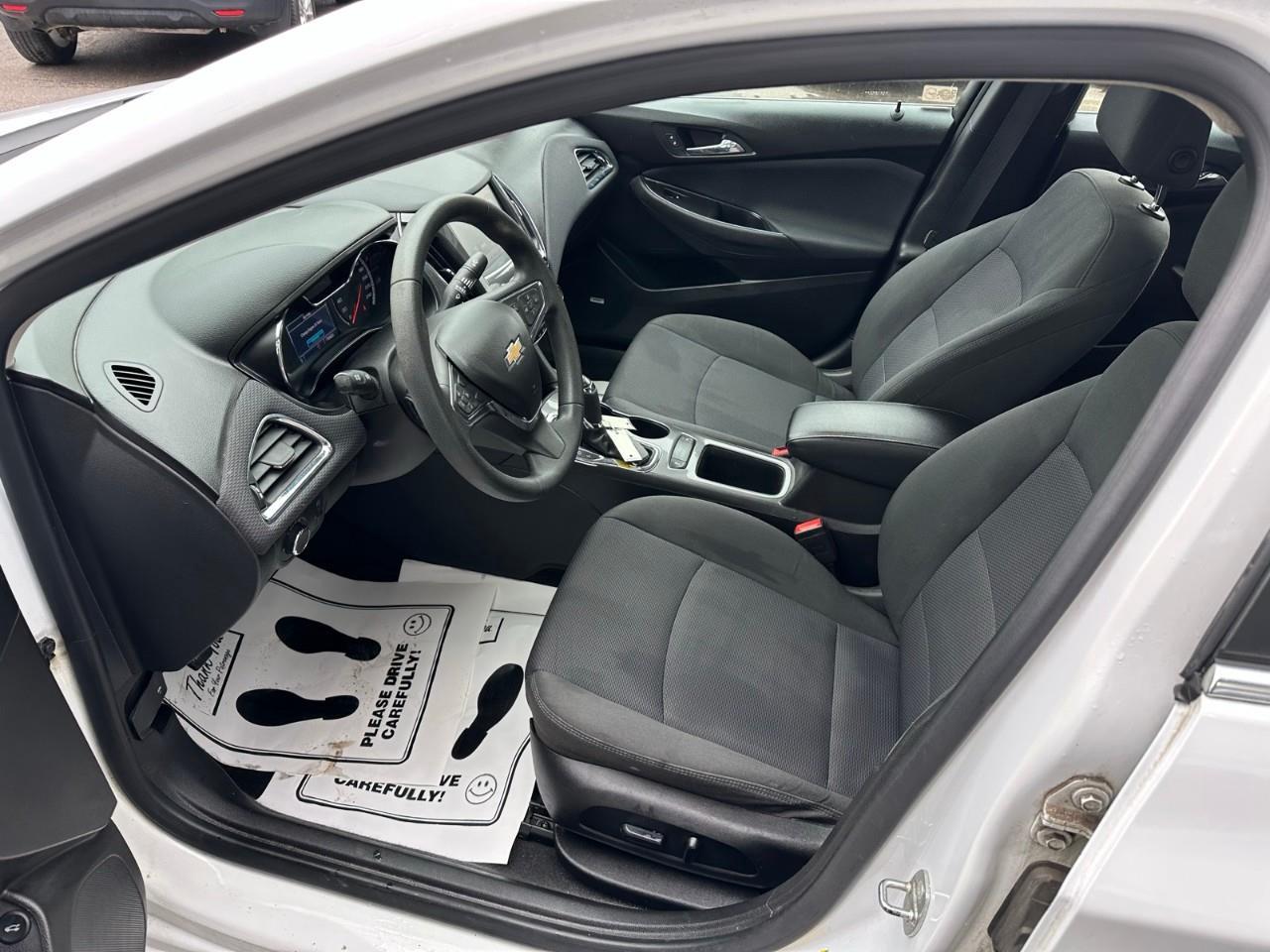 2018 Chevrolet Cruze LT AUTO Photo