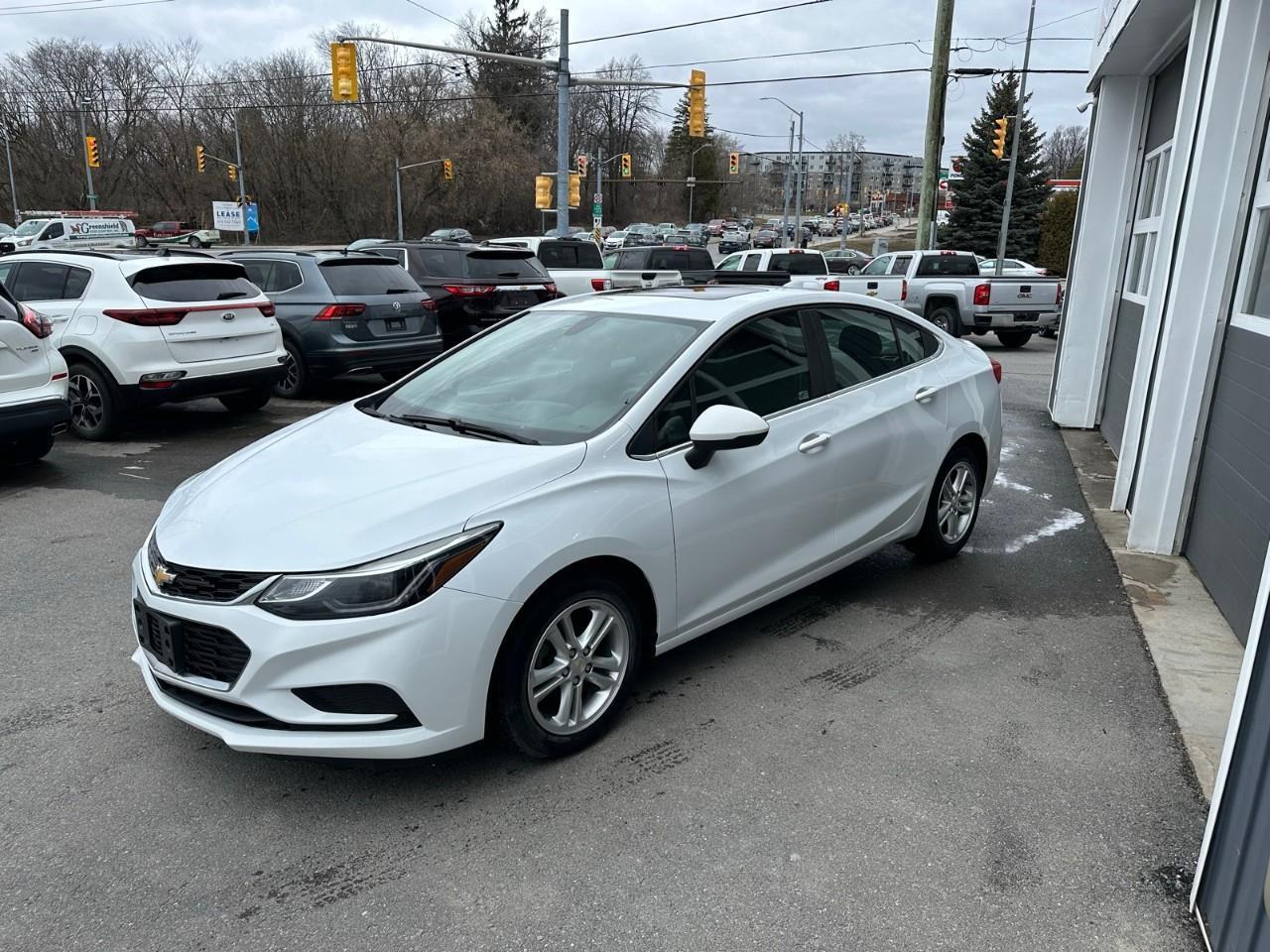 2018 Chevrolet Cruze LT AUTO Photo