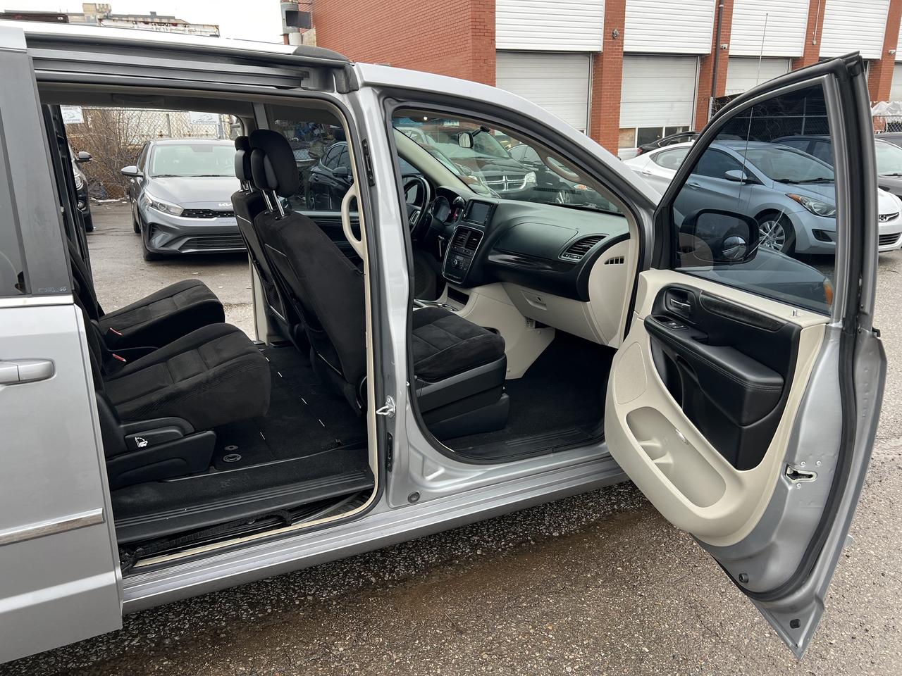 2014 Dodge Grand Caravan Crew Photo