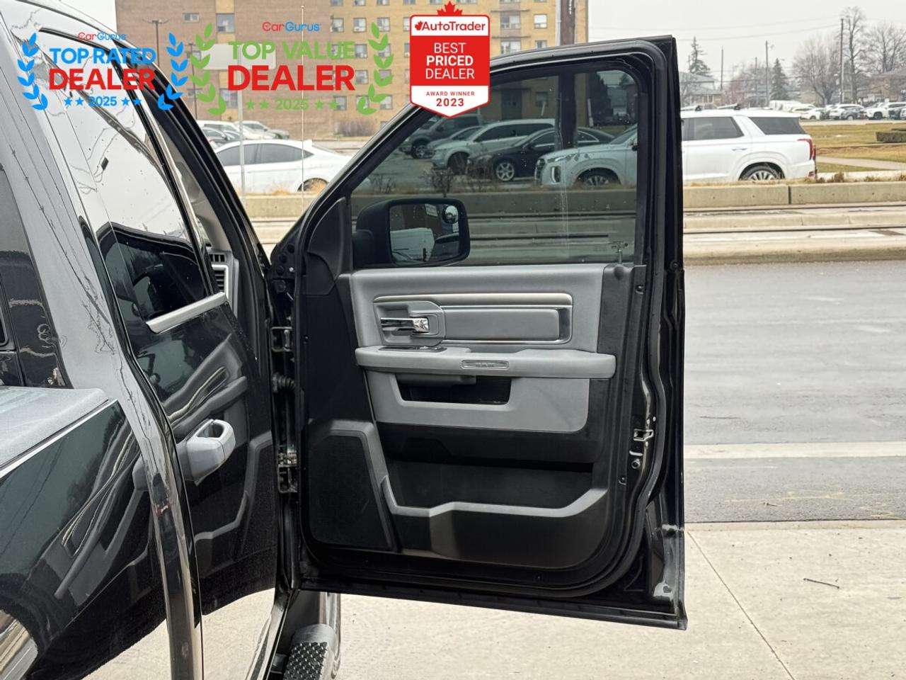 2018 RAM 1500 SLT | NAVI | BACK UP CAMERA | LOADED Photo