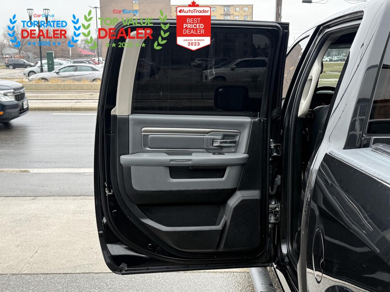 2018 RAM 1500 SLT | NAVI | BACK UP CAMERA | LOADED Photo