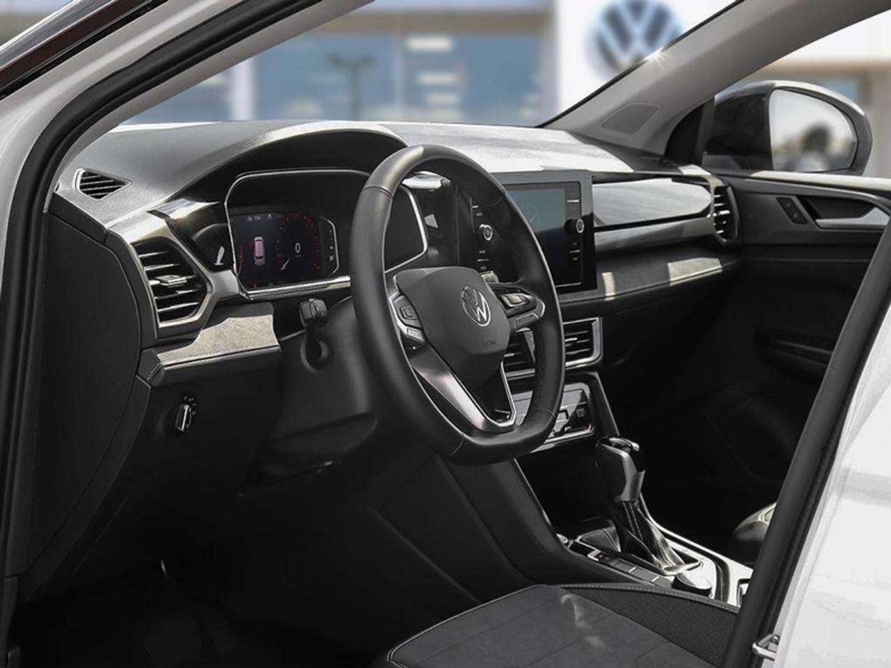2026 Volkswagen Taos Comfortline Black Edition Photo