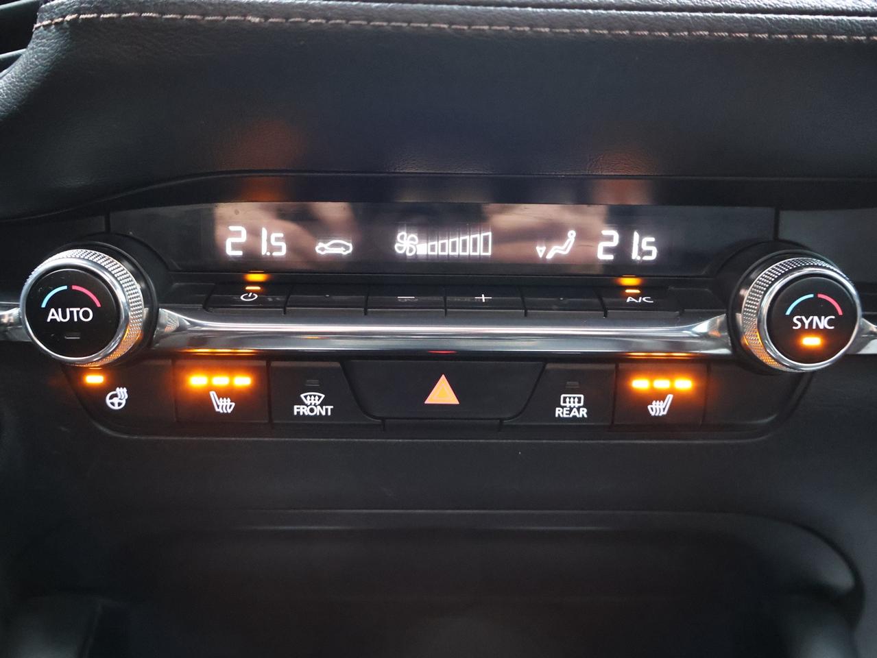 2022 Mazda MAZDA3 2.5T G-HB AWD CERTIFIED *1 OWNER*ACCIDENT FREE* 360"CAMERA NAV BLUETOOTH LEATHER HEATED SEATS SUNROOF P. SENSORS CRUISE ALLOYS Photo