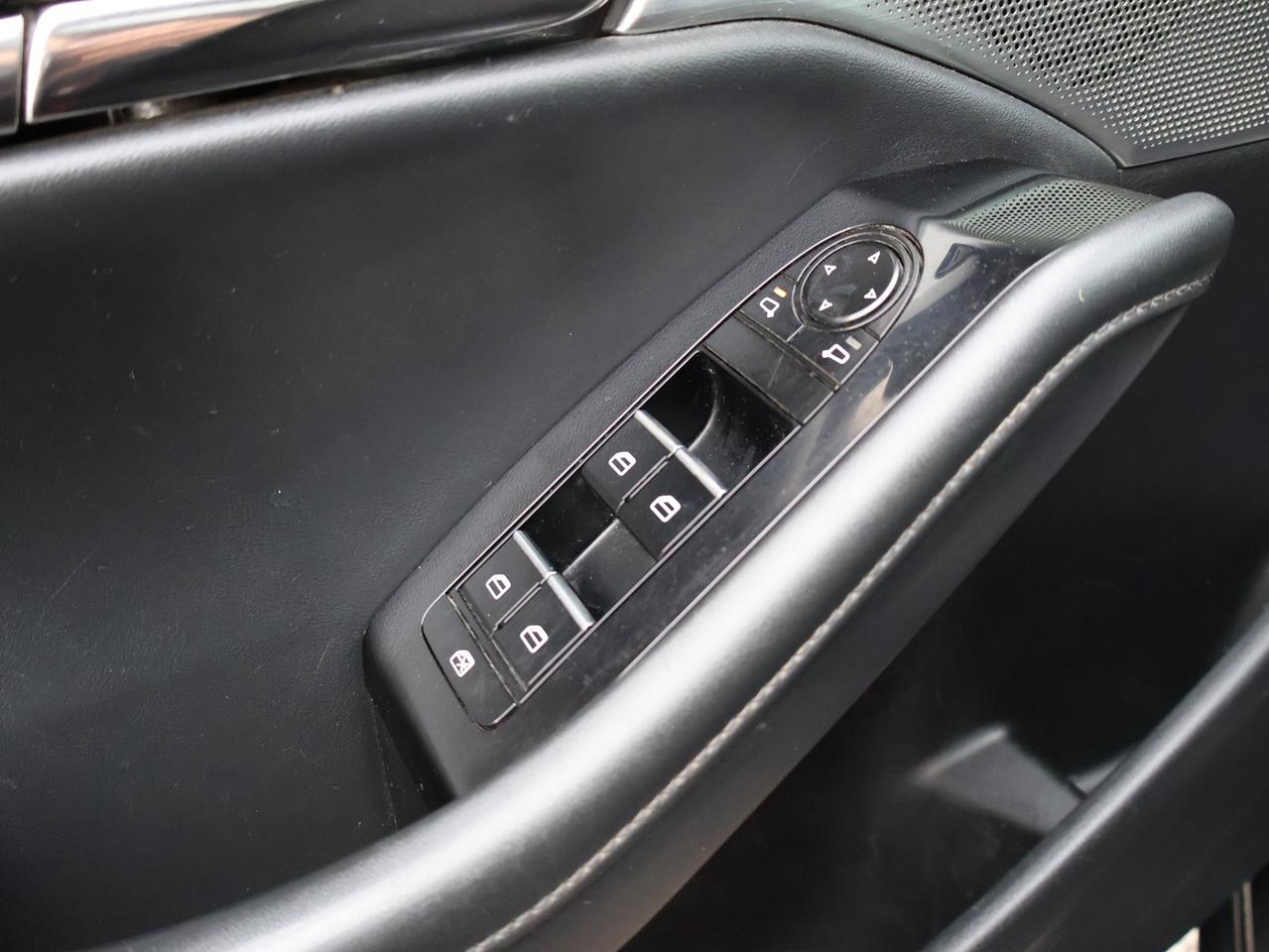 2022 Mazda MAZDA3 2.5T G-HB AWD CERTIFIED *1 OWNER*ACCIDENT FREE* 360"CAMERA NAV BLUETOOTH LEATHER HEATED SEATS SUNROOF P. SENSORS CRUISE ALLOYS Photo