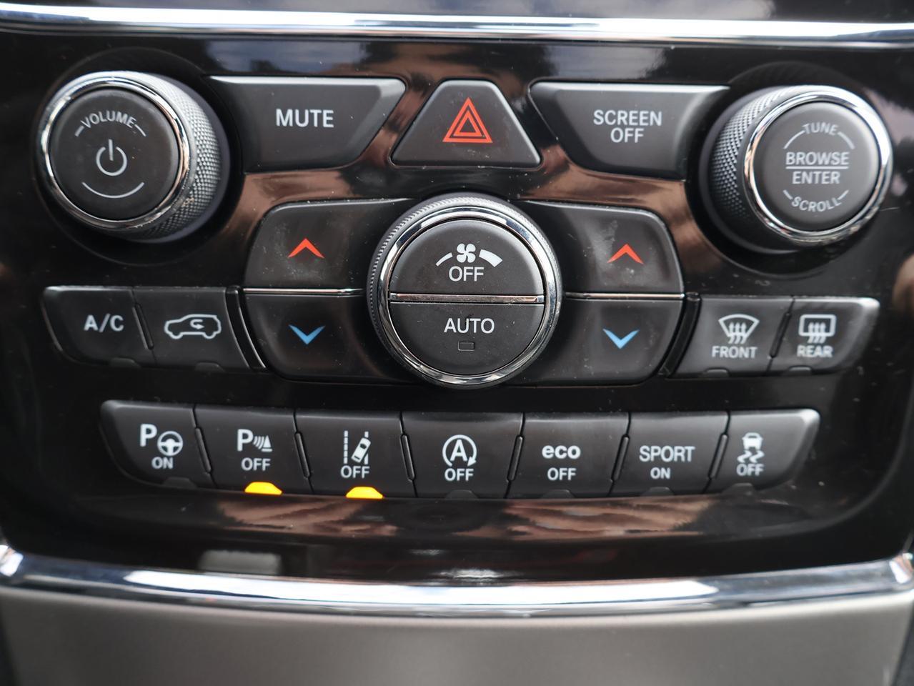 2021 Jeep Grand Cherokee LIMITED 4WD CERTIFIED *1 OWNER* CAMERA NAV BLUETOOTH LEATHER COOL/HEAT SEAT/STEERING SUNROOF CRUISE ALLOYS Photo