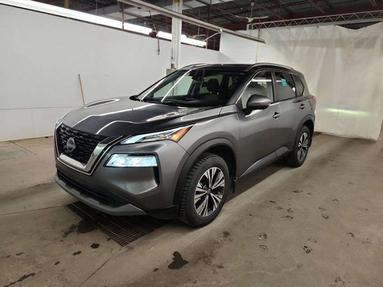 2023 Nissan Rogue SV AWD | Sunroof | 360 Camera | Remote Start | CarPlay + Android | Power Seats | and More ! Photo