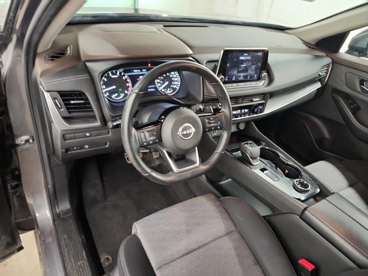 2023 Nissan Rogue SV AWD | Sunroof | 360 Camera | Remote Start | CarPlay + Android | Power Seats | and More ! Photo2