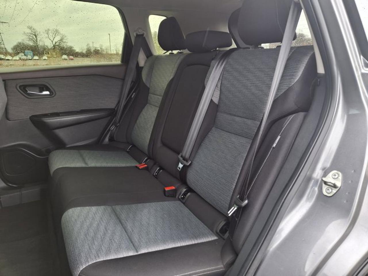 2023 Nissan Rogue SV AWD | Sunroof | 360 Camera | Remote Start | CarPlay + Android | Power Seats | and More ! Photo