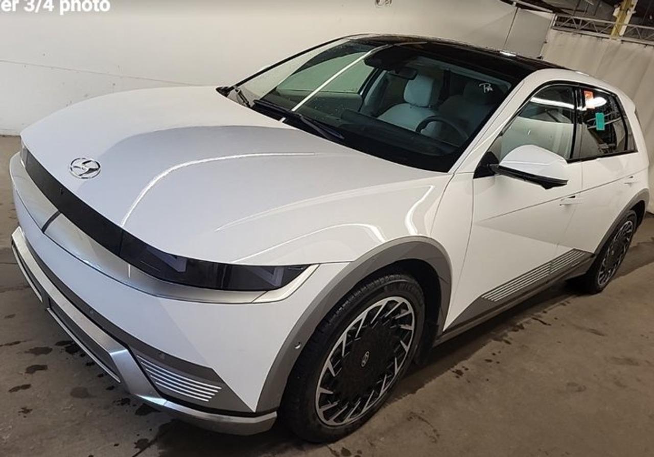 2024 Hyundai IONIQ 5 Ultimate Pkg Long Range AWD | Leather | Sunroof | Nav | HUD | 360 Camera | Adaptive Cruise & More ! Photo