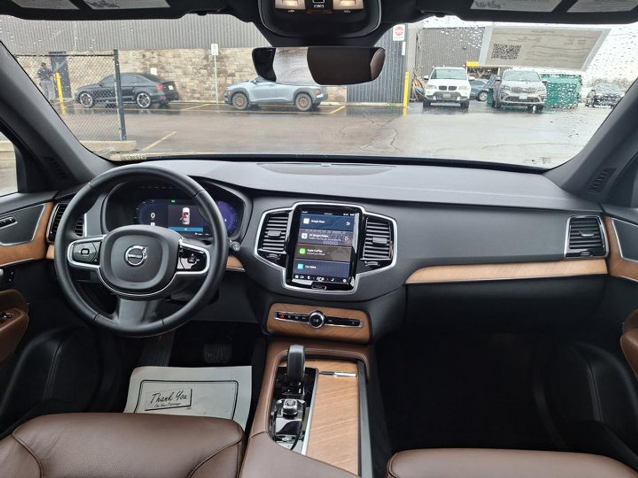 2024 Volvo XC90 Plus Bright Theme AWD | Leather | Sunroof | 360 Camera | Nav | Heated Seats | and Much More ! Photo