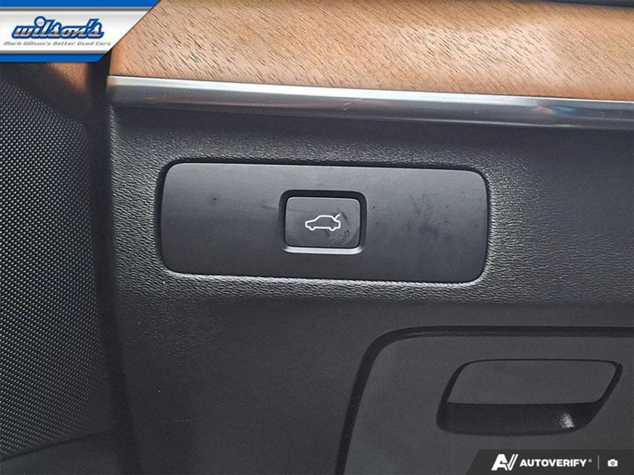 2024 Volvo XC90 Plus Bright Theme AWD | Leather | Sunroof | 360 Camera | Nav | Heated Seats | and Much More ! Photo