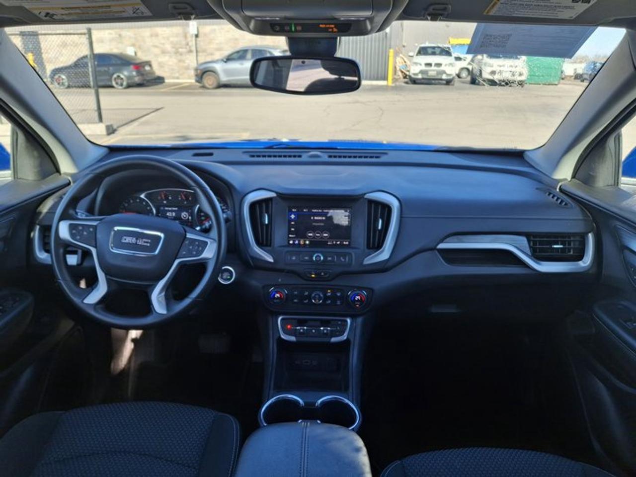 2024 GMC Terrain SLE AWD | Power Liftgate | CarPlay + Android Auto | Rear Camera | Alloy Wheels | and More ! Photo