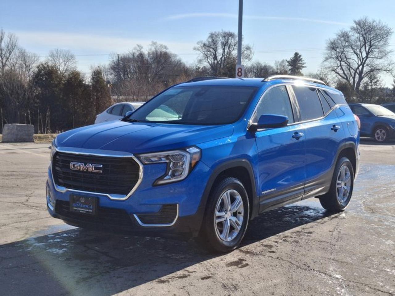 2024 GMC Terrain SLE AWD | Power Liftgate | CarPlay + Android Auto | Rear Camera | Alloy Wheels | and More ! Photo