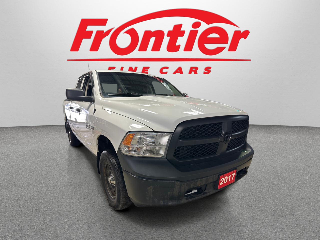 2017 RAM 1500 ST | CLEAN CARFAX | AWD | BACK UP CAM | BLUETOOTH Photo2