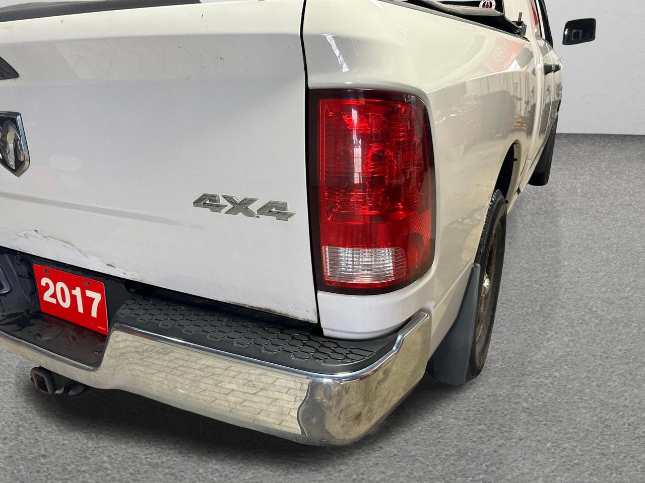 2017 RAM 1500 ST | CLEAN CARFAX | AWD | BACK UP CAM | BLUETOOTH Photo4