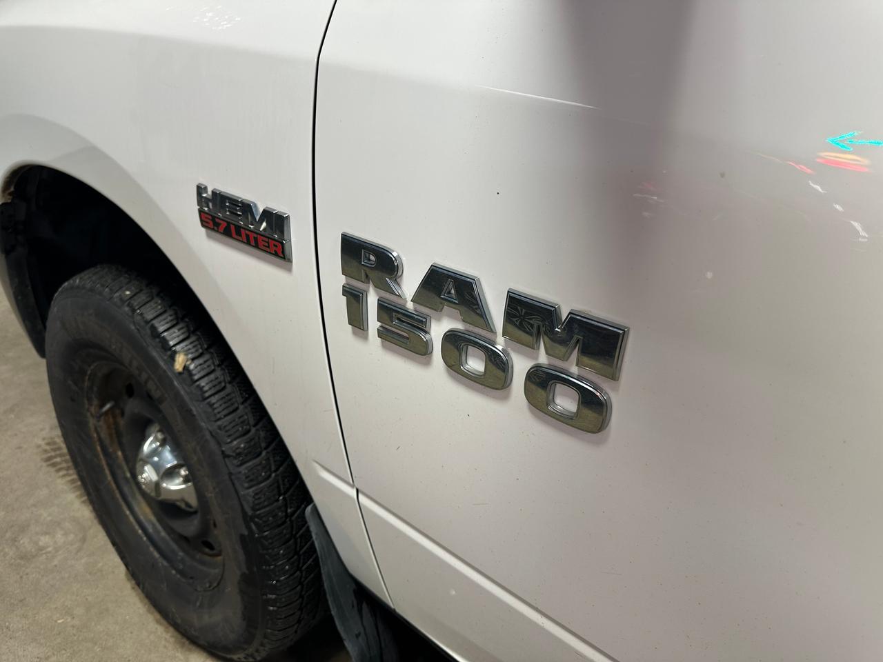 2017 RAM 1500 ST | CLEAN CARFAX | AWD | BACK UP CAM | BLUETOOTH Photo