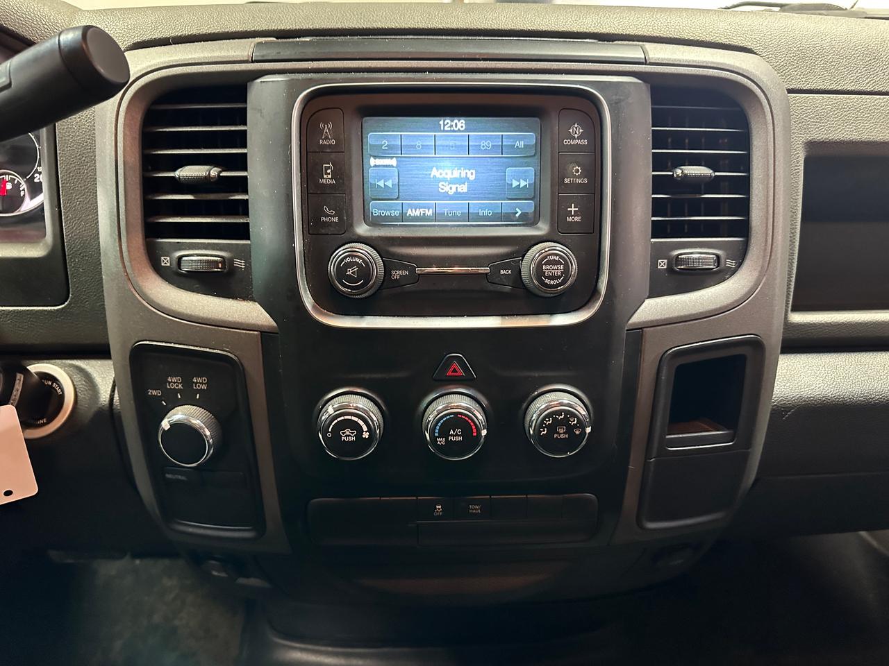 2017 RAM 1500 ST | CLEAN CARFAX | AWD | BACK UP CAM | BLUETOOTH Photo